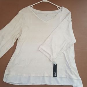 Loose fitting quarter sleeve blouse